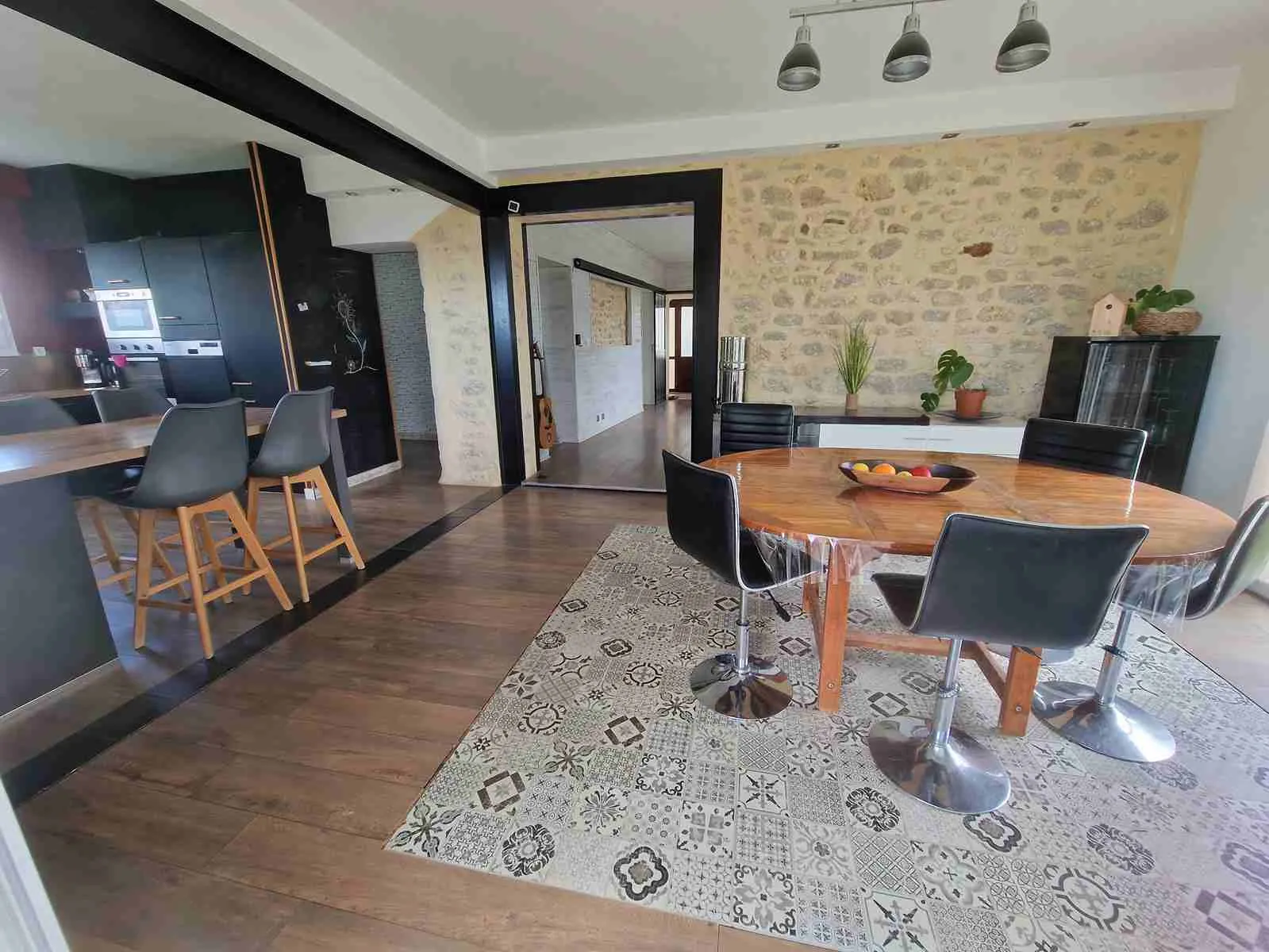 Maison ancienne rénovée avec vue dominante sur l'estuaire de la Gironde à St Palais 