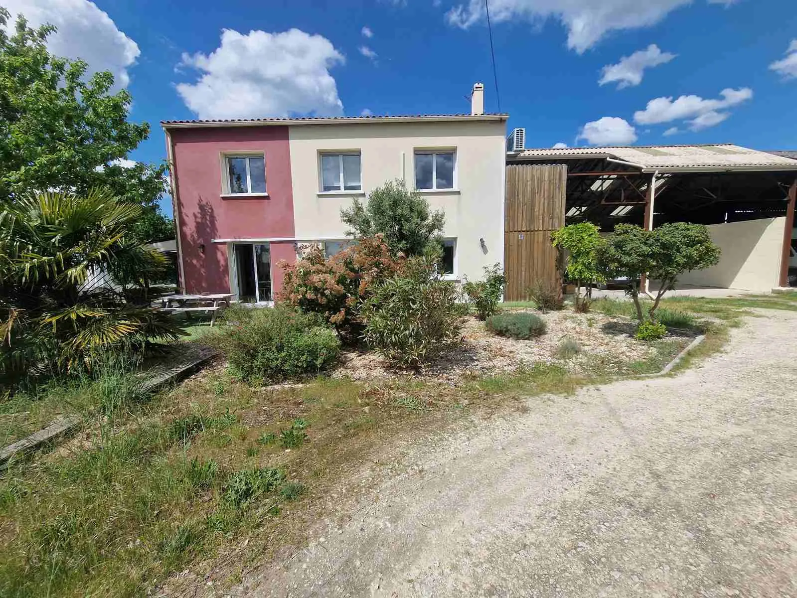 Maison ancienne rénovée avec vue dominante sur l'estuaire de la Gironde à St Palais 