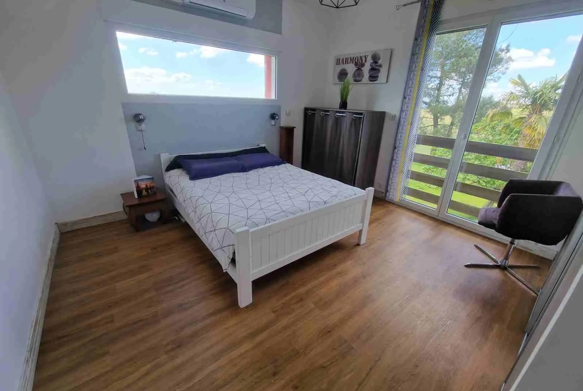 Maison ancienne rénovée avec vue dominante sur l'estuaire de la Gironde à St Palais 