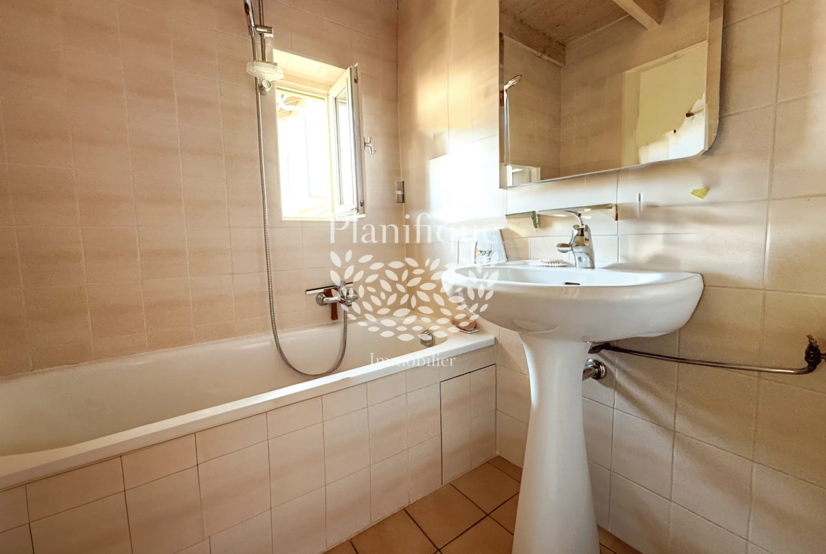 Maison individuelle jumelée à Thonon les Bains près du lac, 80 m², idéal pour famille 