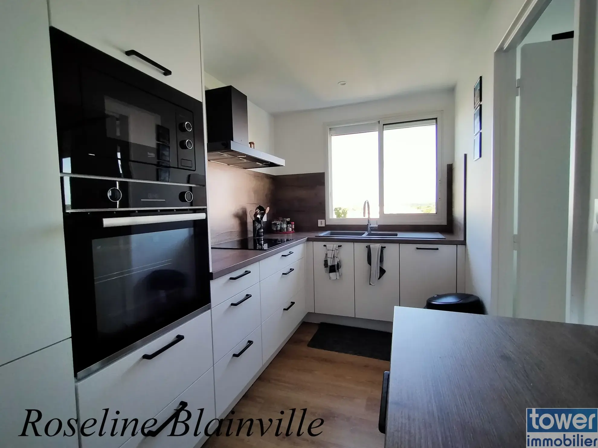 Appartement T3 rénové de 75 m² à Royan avec parking et proximité plages 
