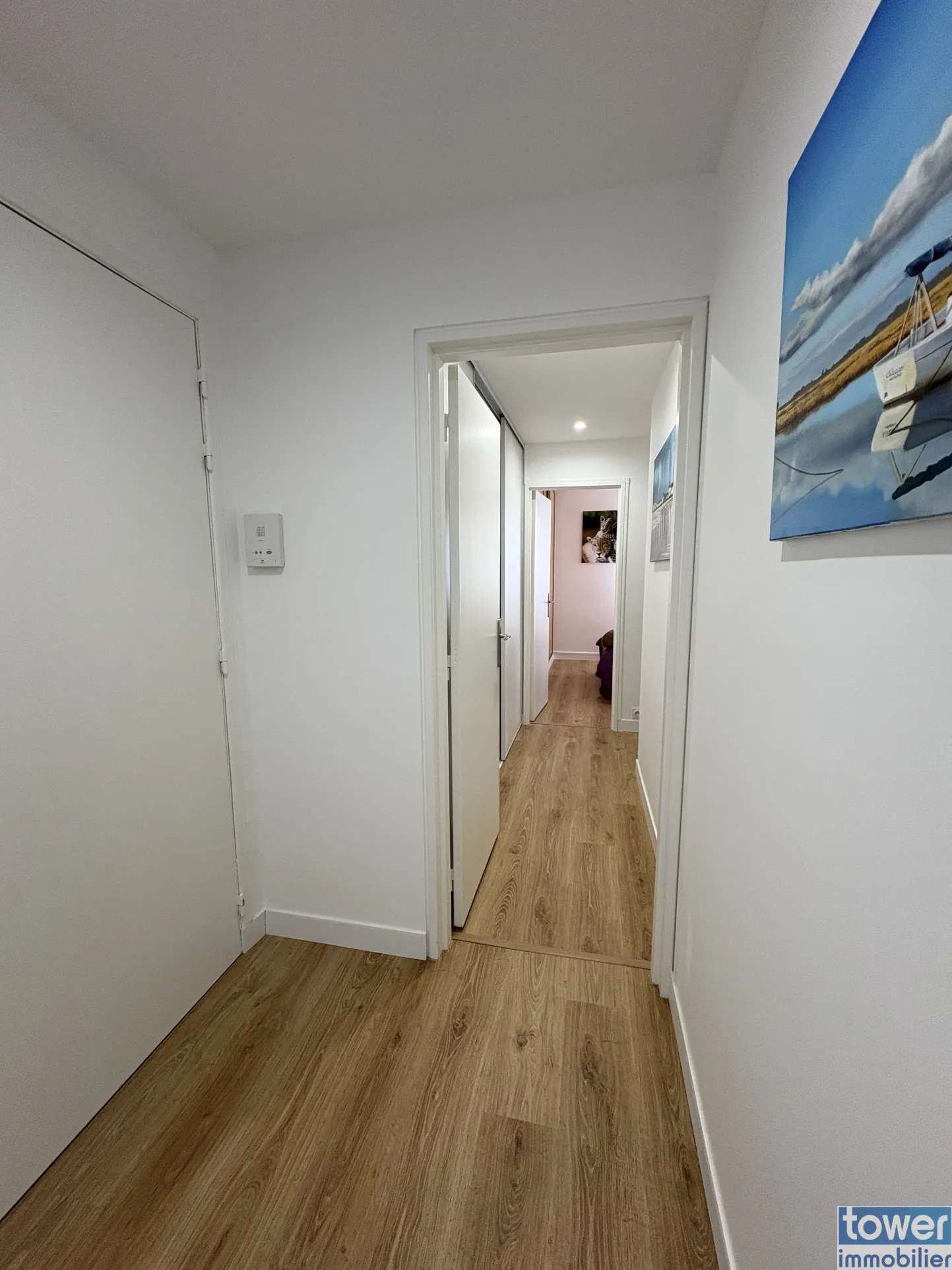 Appartement T3 rénové de 75 m² à Royan avec parking et proximité plages 