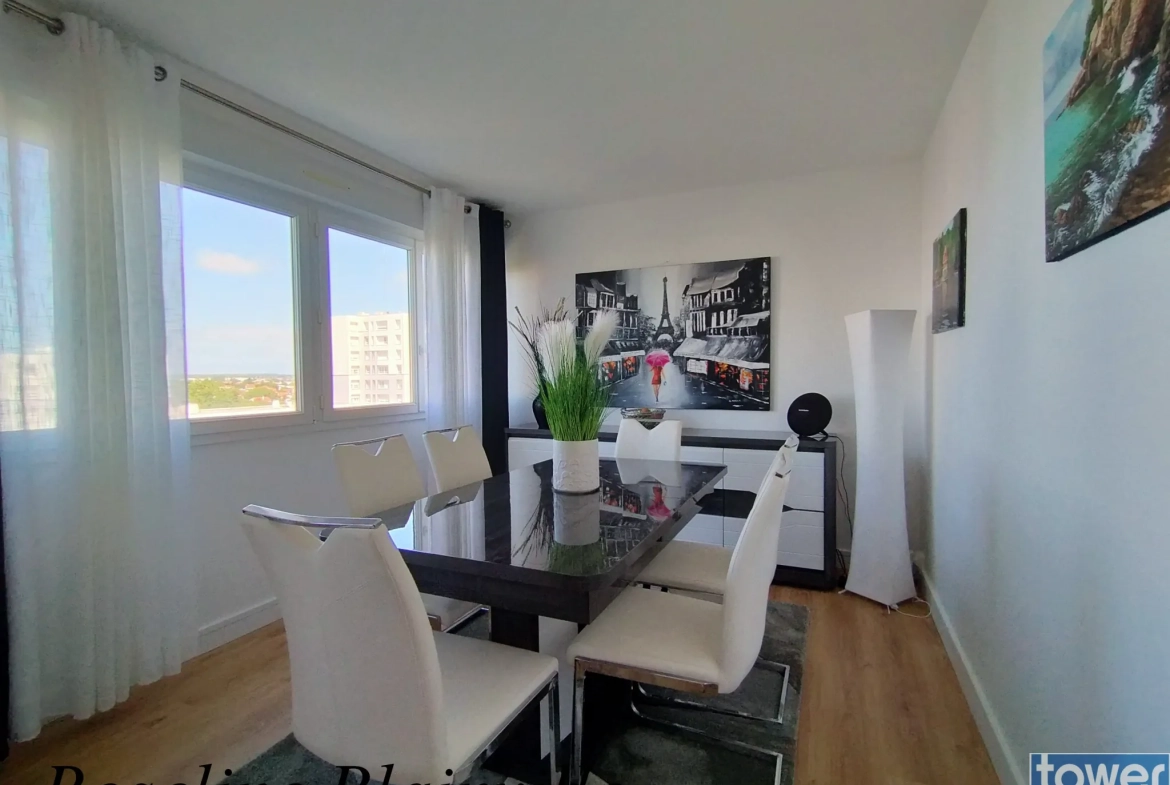 Appartement T3 rénové de 75 m² à Royan avec parking et proximité plages 