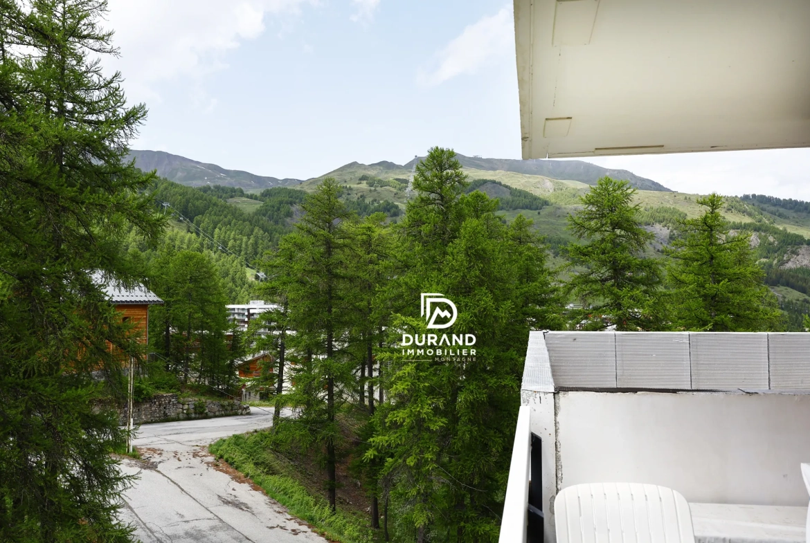 Appartement T2 bis rénové proche du Point Show à Vars avec vue montagne 