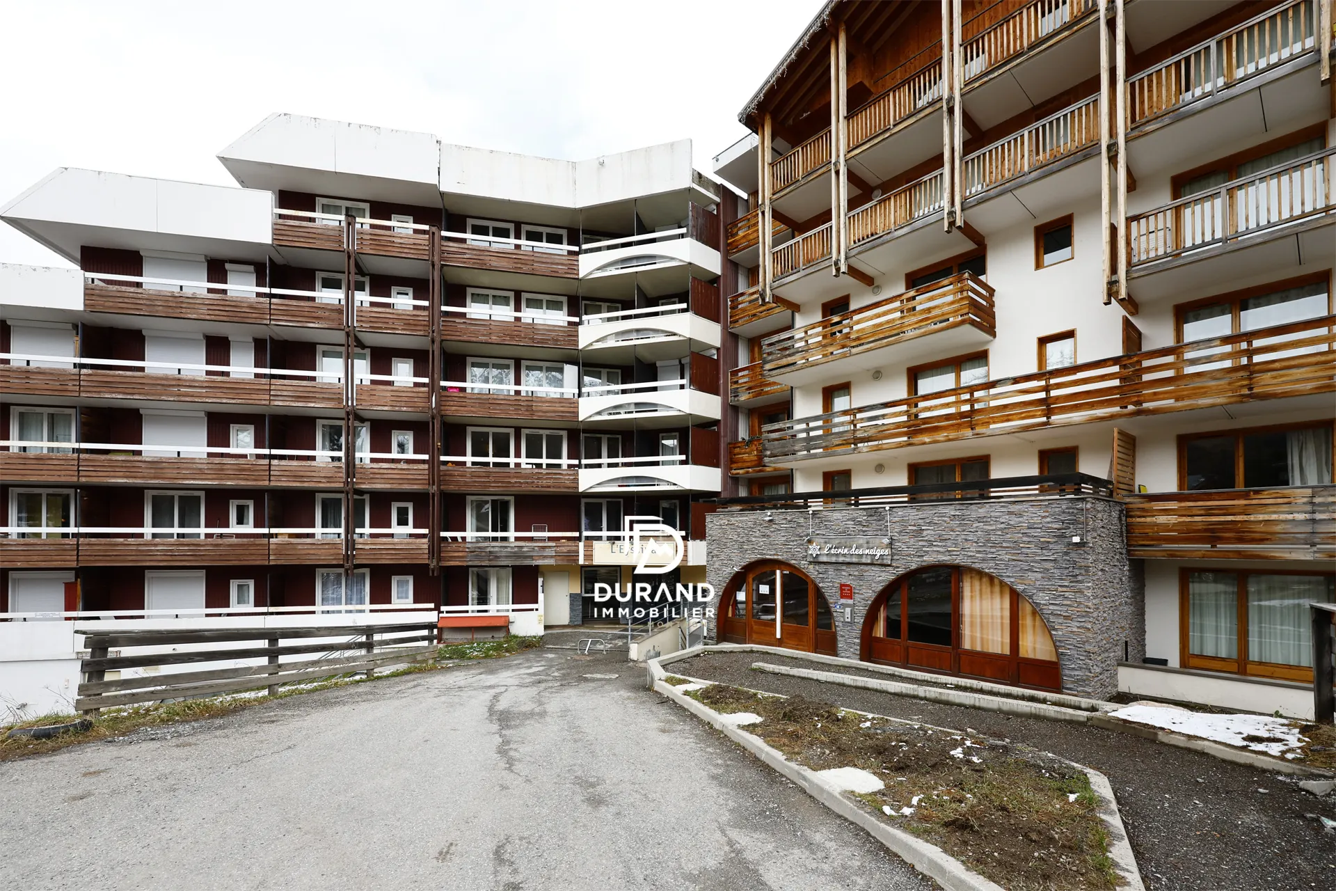 Appartement T2 bis rénové proche du Point Show à Vars avec vue montagne 