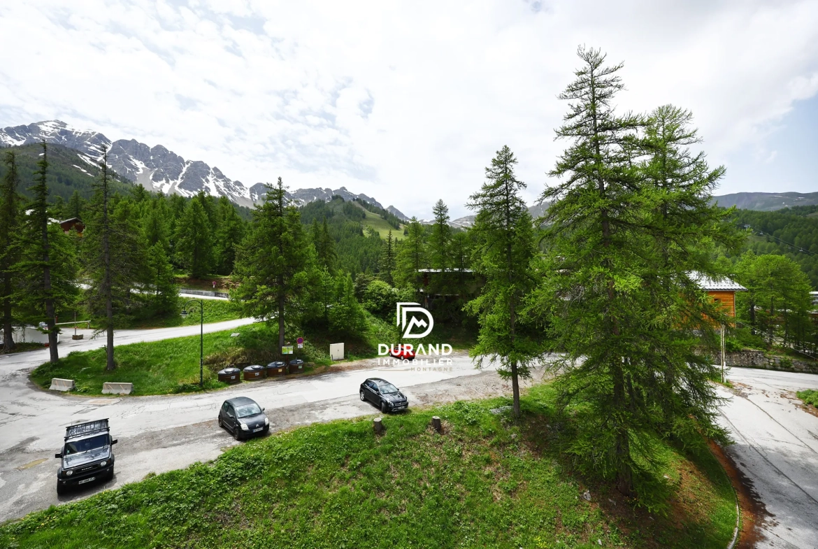 Appartement T2 bis rénové proche du Point Show à Vars avec vue montagne 