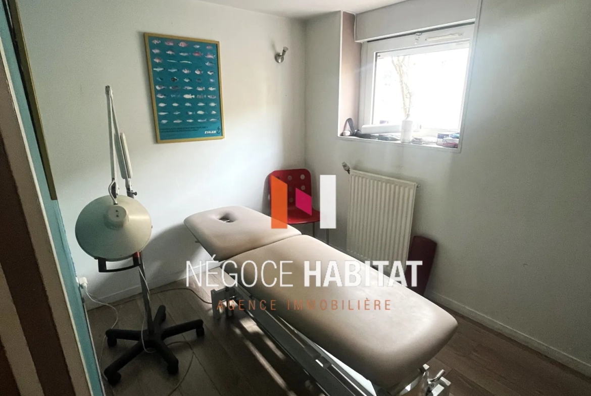 Immeuble polyvalent à vendre à Générac, 142 m², possibilité d'aménagements variés 