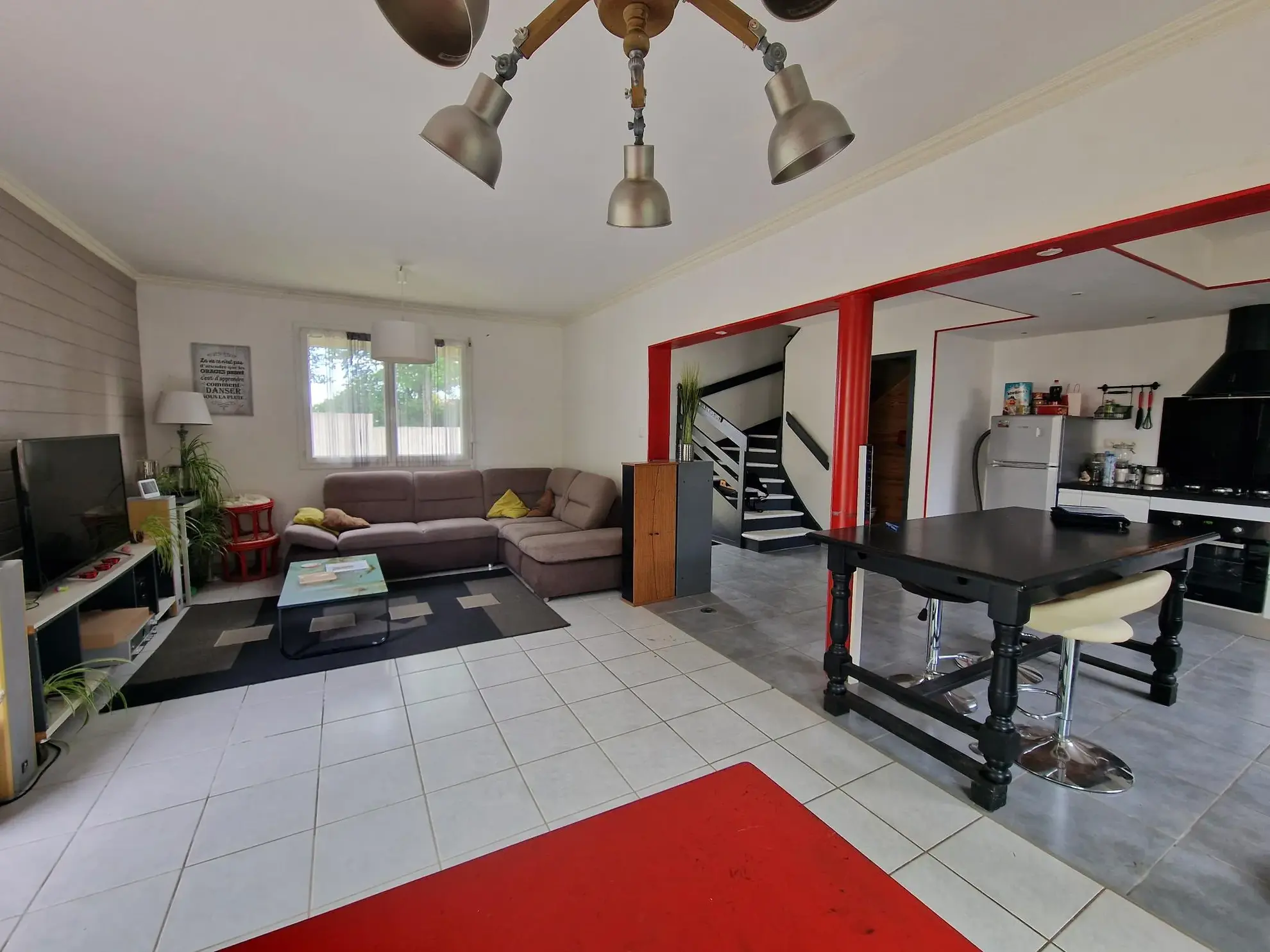 Maison 3 chambres à Challans – Calme, jardin et garage proximité commerces 