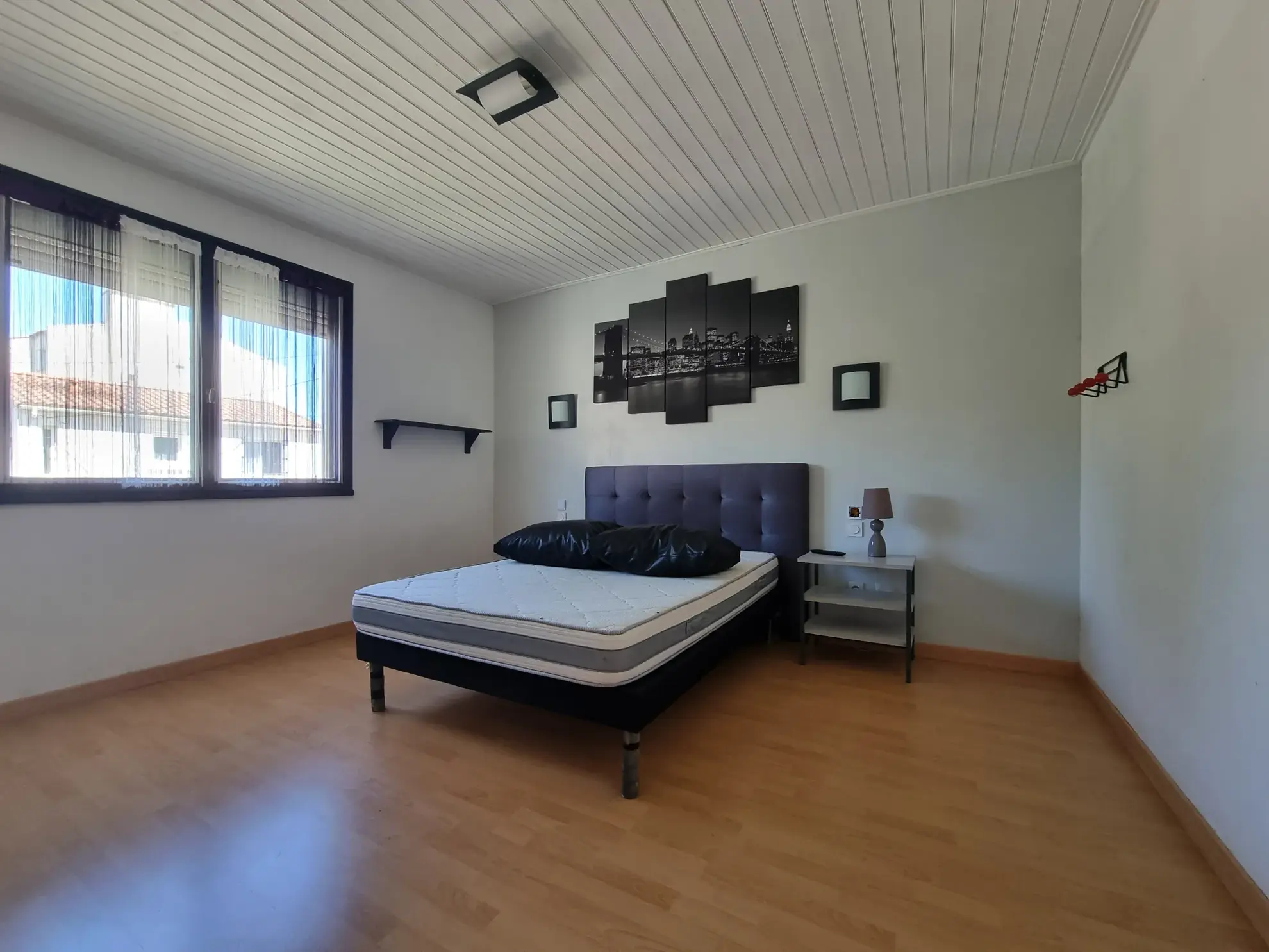 Maison 3 chambres à Challans – Calme, jardin et garage proximité commerces 
