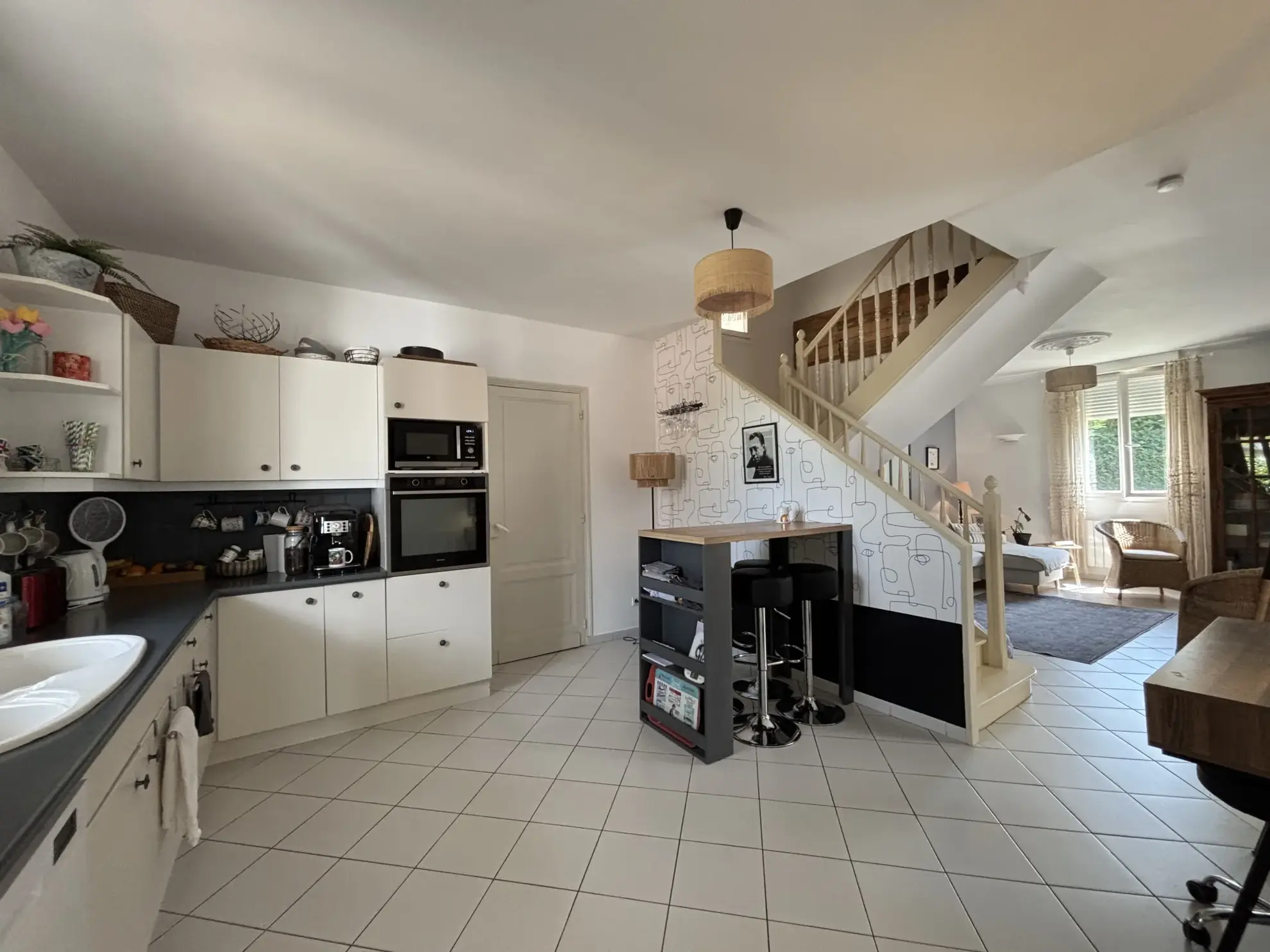 Belle maison Arcachonnaise rénovée avec studio, piscine et jardin à Coutras 