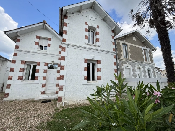 Belle maison Arcachonnaise rénovée avec studio, piscine et jardin à Coutras