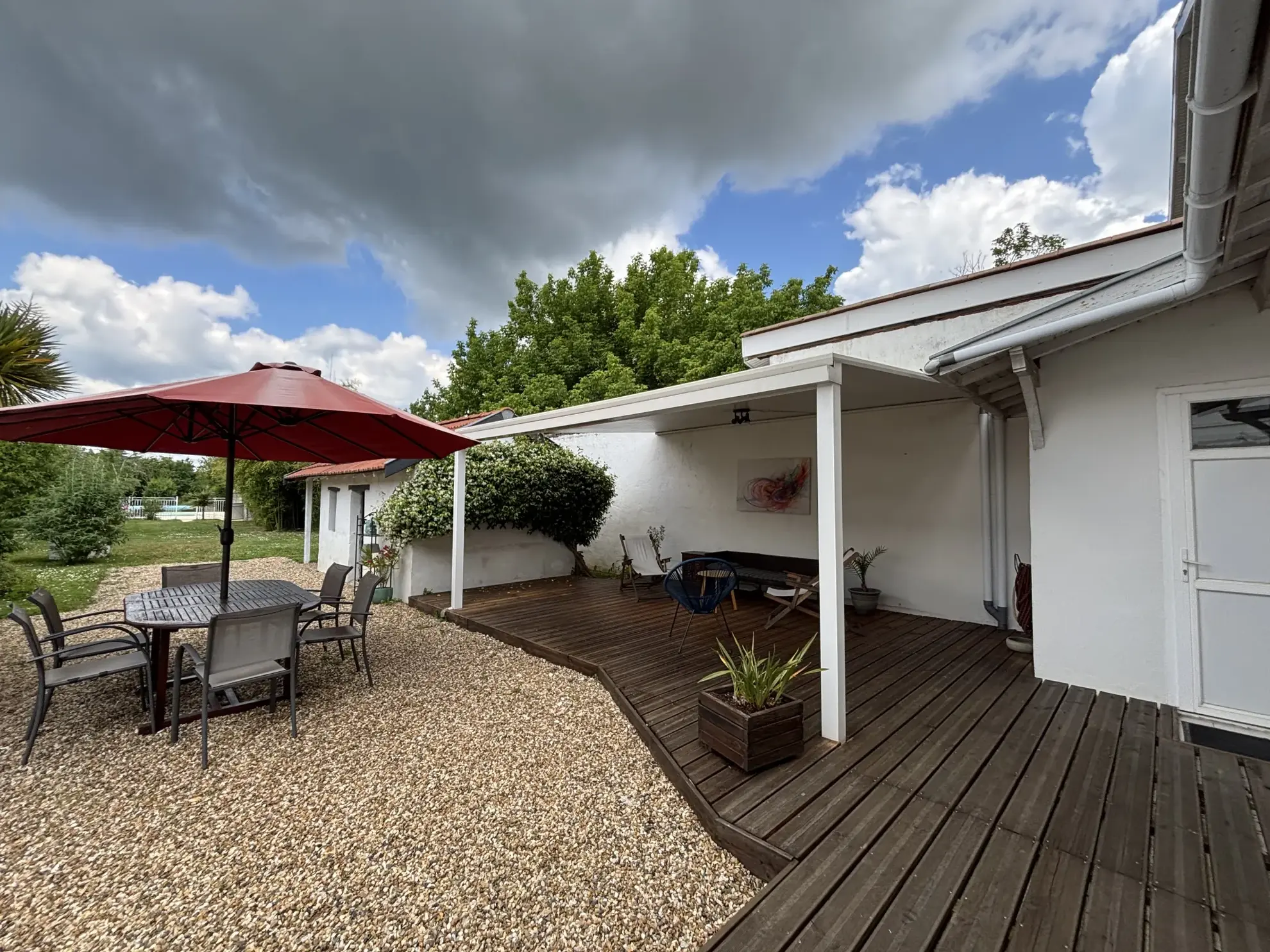 Belle maison Arcachonnaise rénovée avec studio, piscine et jardin à Coutras 