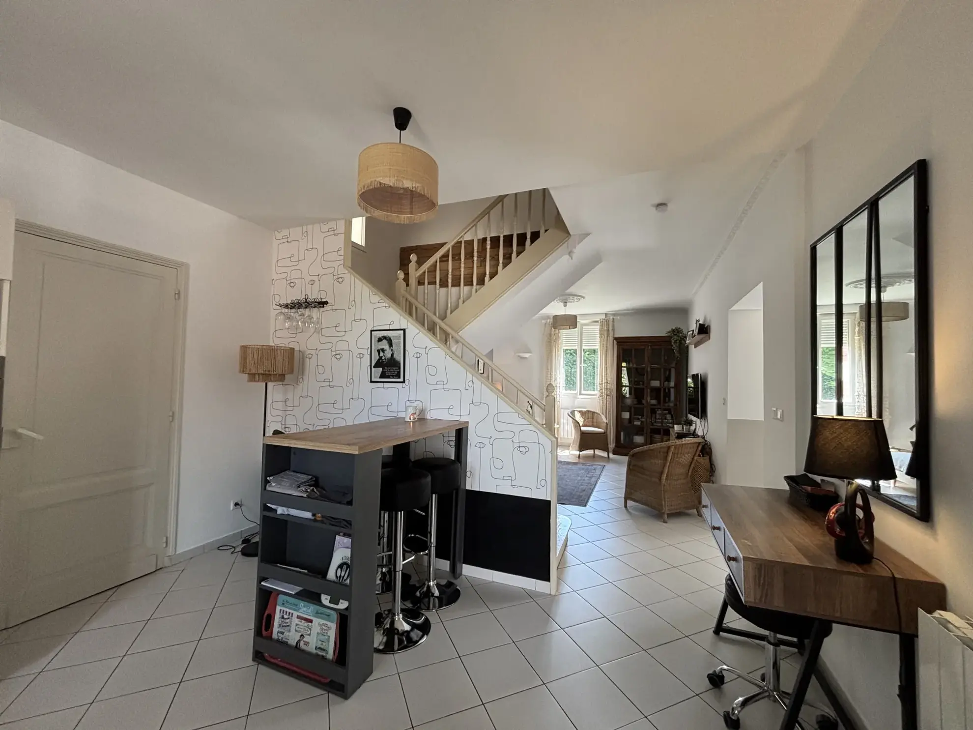 Belle maison Arcachonnaise rénovée avec studio, piscine et jardin à Coutras 