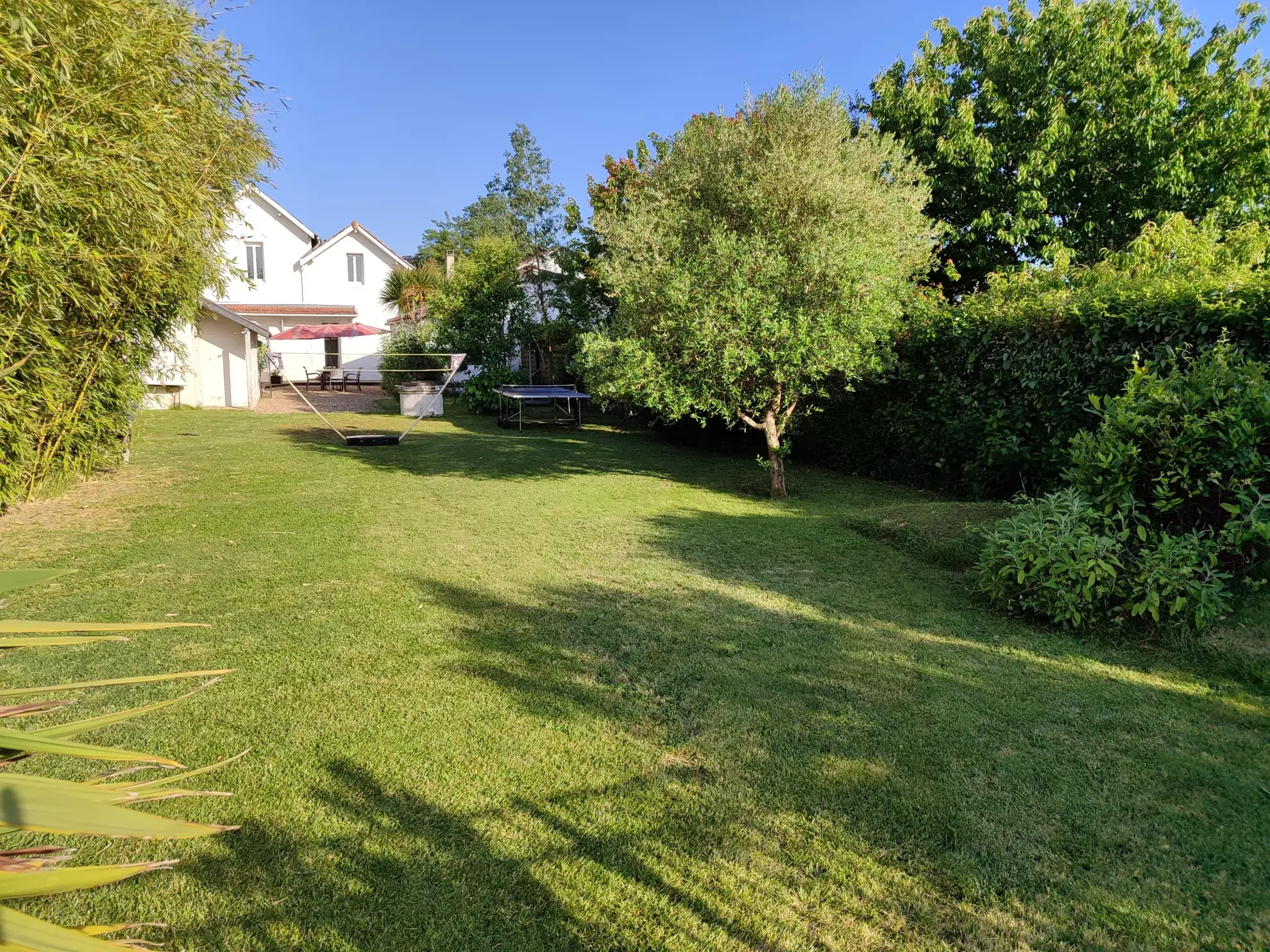 Belle maison Arcachonnaise rénovée avec studio, piscine et jardin à Coutras 