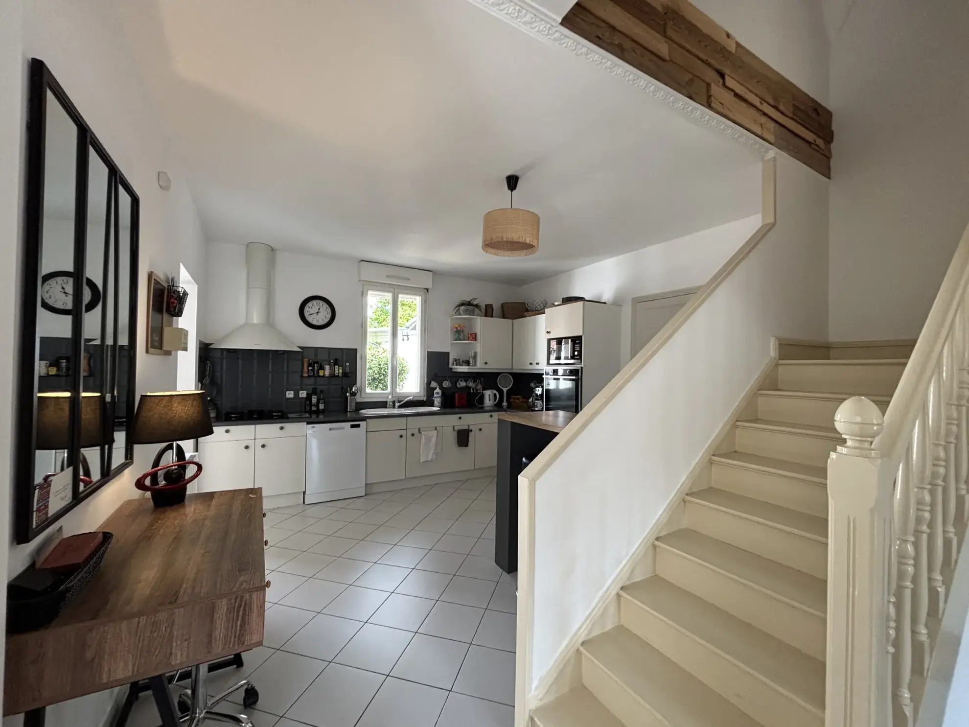 Belle maison Arcachonnaise rénovée avec studio, piscine et jardin à Coutras 