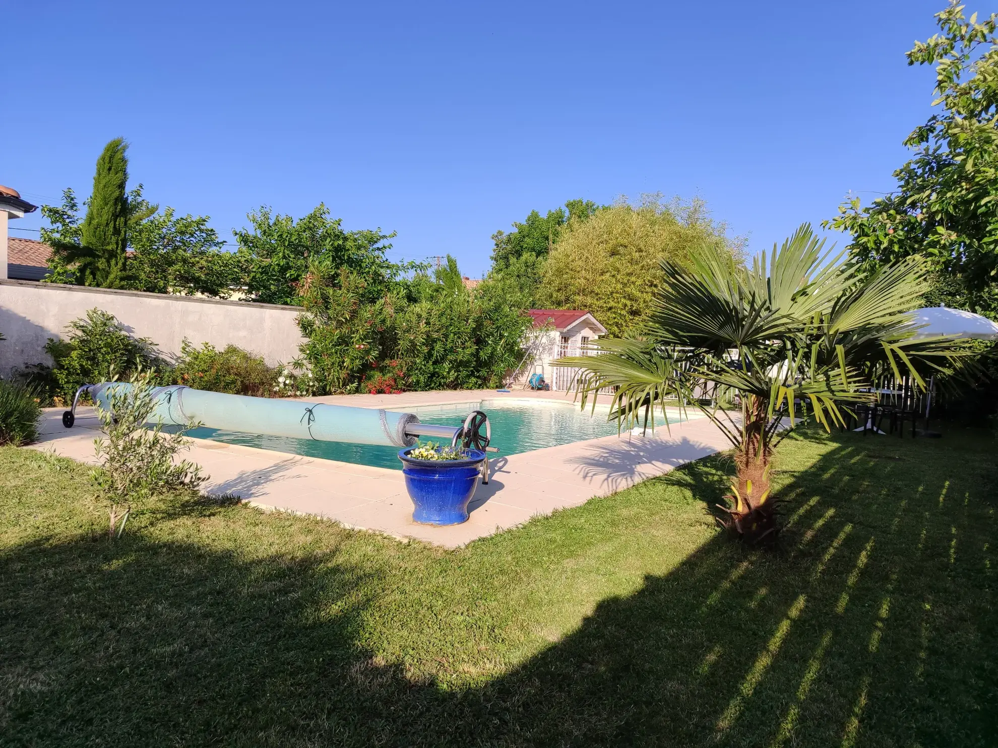 Belle maison Arcachonnaise rénovée avec studio, piscine et jardin à Coutras 