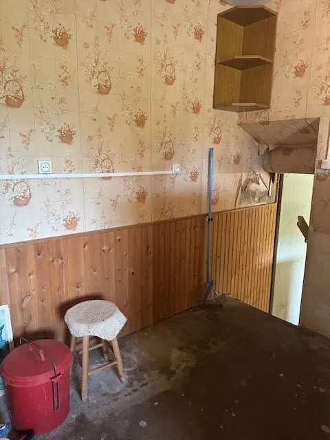 Charmante maison en pierre à rénover à Saint Cyr des Gâts 