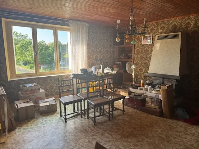 Charmante maison en pierre à rénover à Saint Cyr des Gâts 