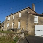 Charmante maison en pierre à rénover à Saint Cyr des Gâts