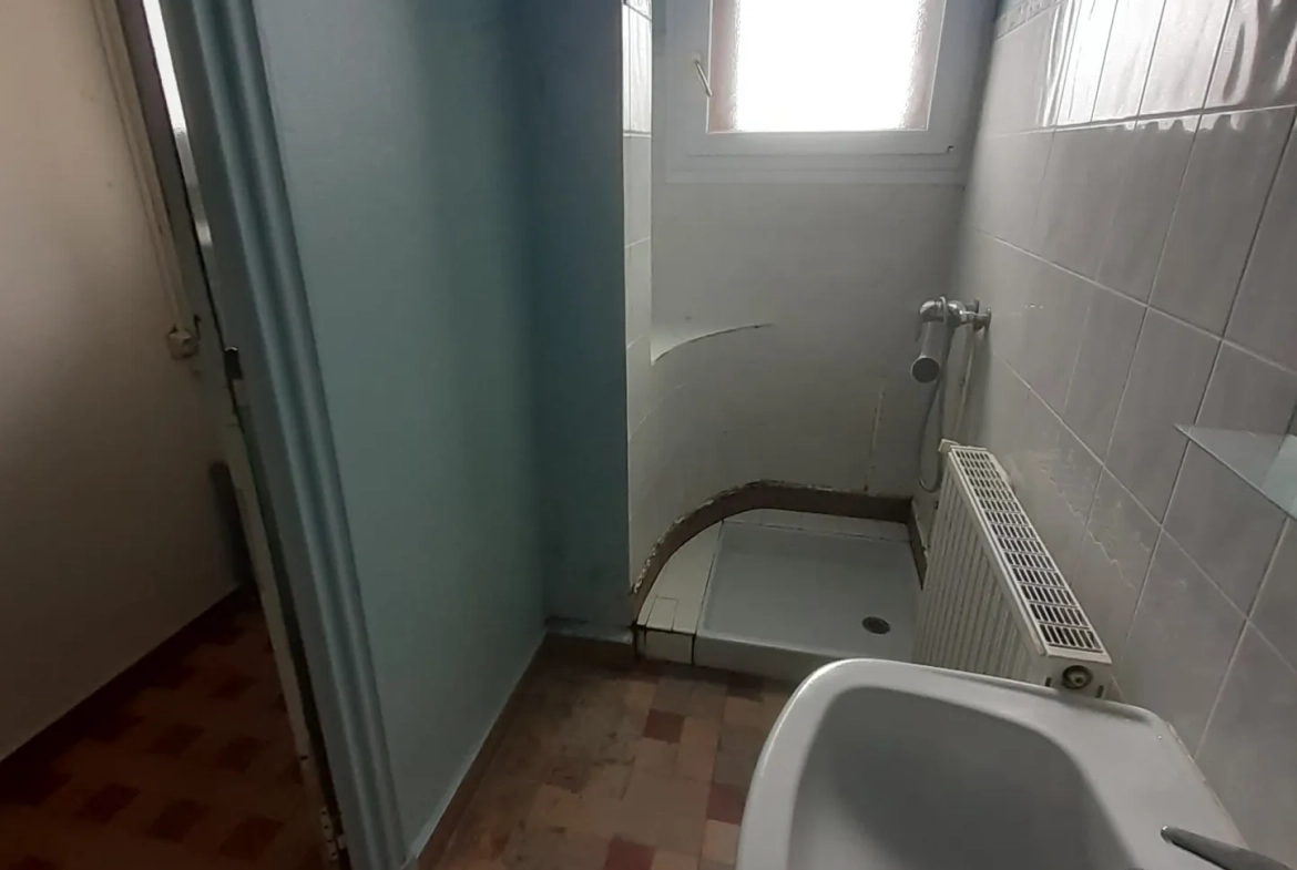 Maison ancienne à vendre à Marcigny, 195 m², terrain 799 m², proche centre-ville 