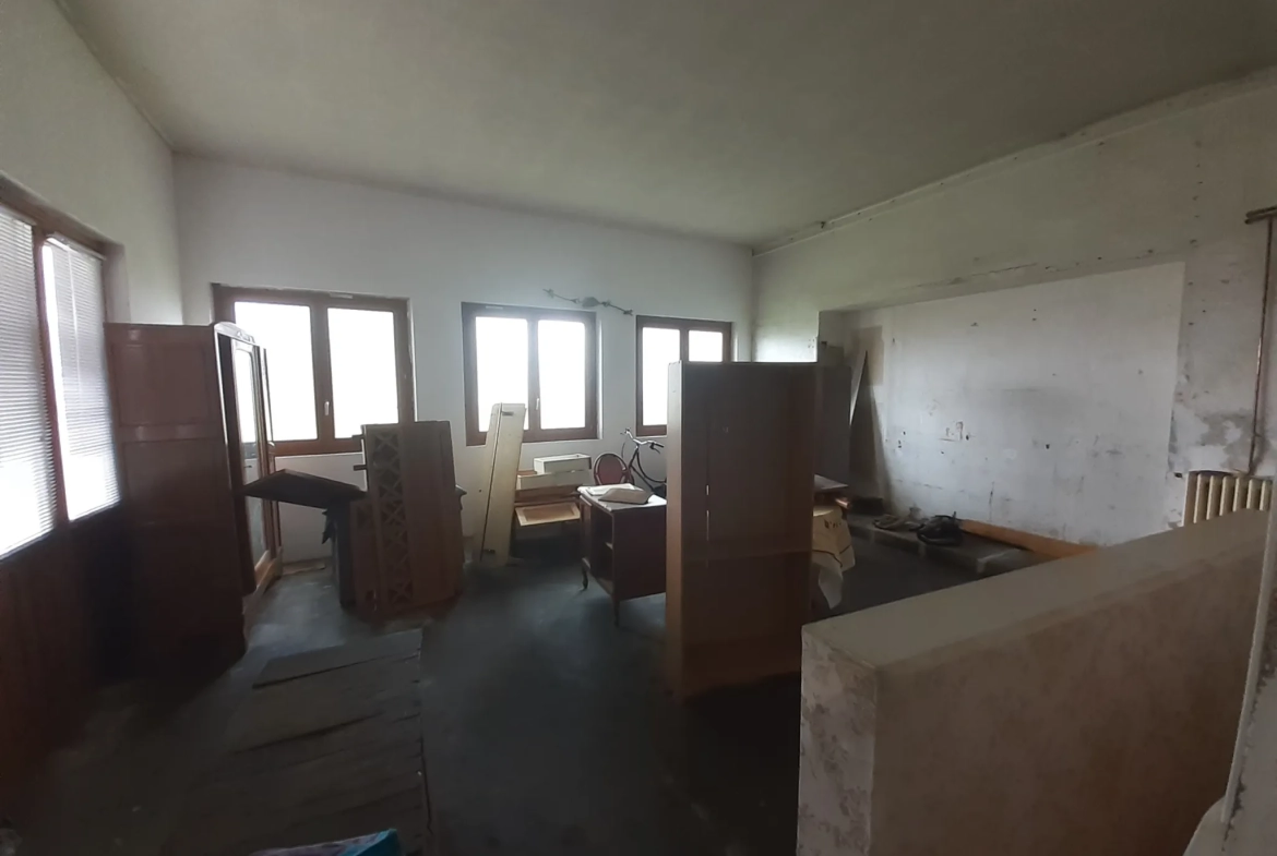 Maison ancienne à vendre à Marcigny, 195 m², terrain 799 m², proche centre-ville 
