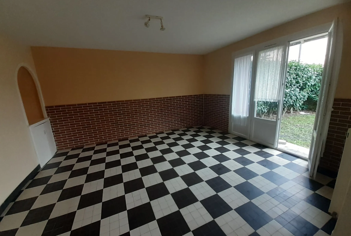 Maison ancienne à vendre à Marcigny, 195 m², terrain 799 m², proche centre-ville 