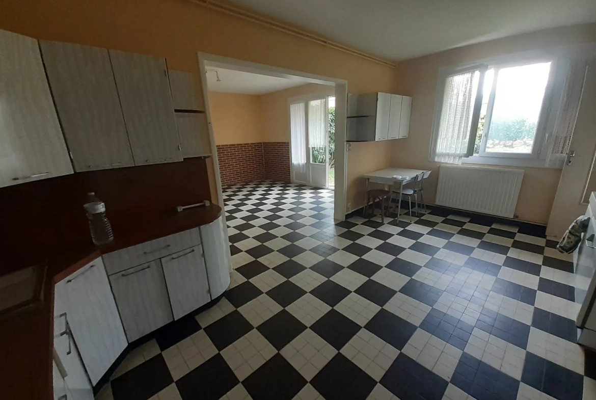 Maison ancienne à vendre à Marcigny, 195 m², terrain 799 m², proche centre-ville 