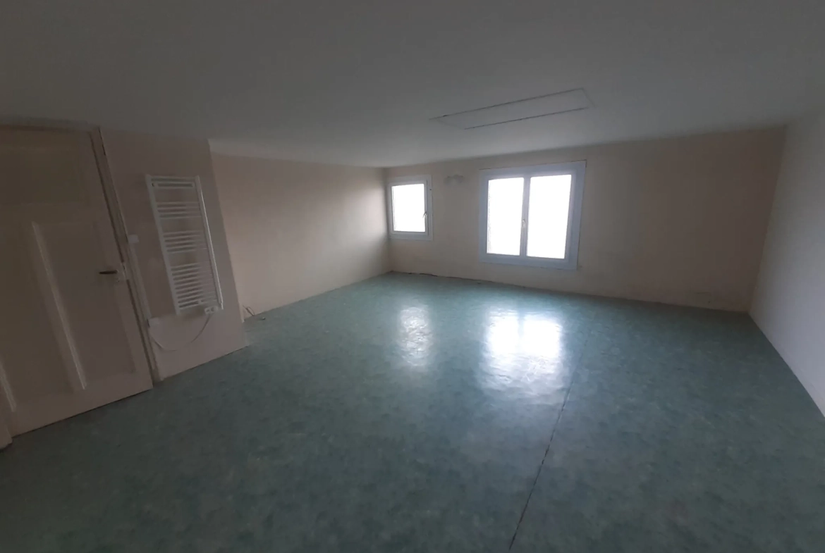 Maison ancienne à vendre à Marcigny, 195 m², terrain 799 m², proche centre-ville 