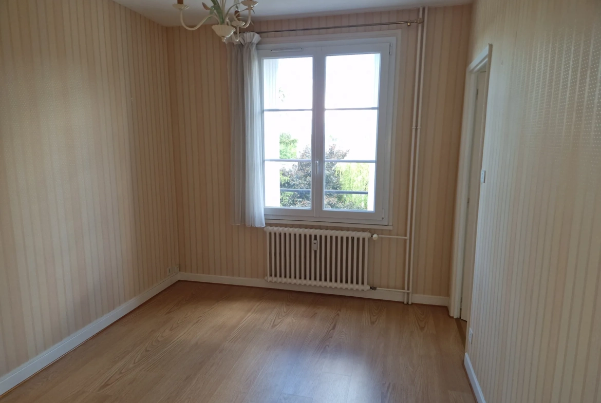 Appartement T2 avec garage au centre-ville d'Autun - 43,5 m² 