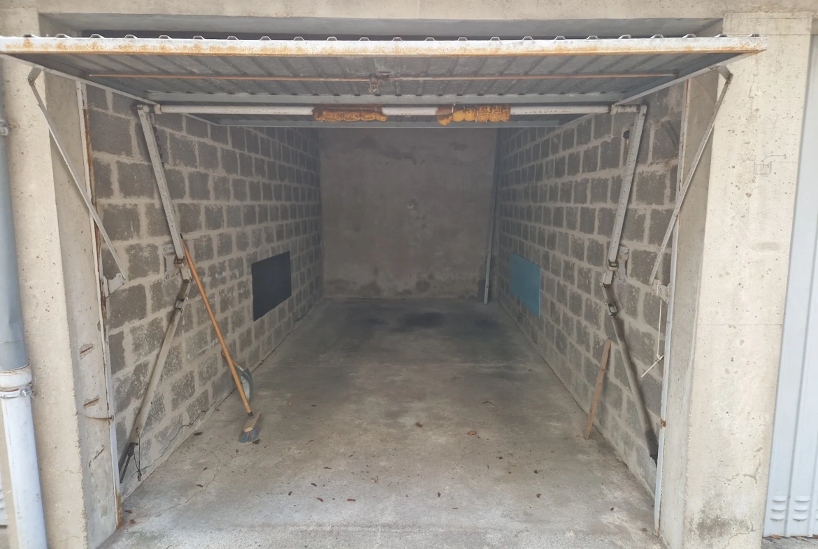 Appartement T2 avec garage au centre-ville d'Autun - 43,5 m² 