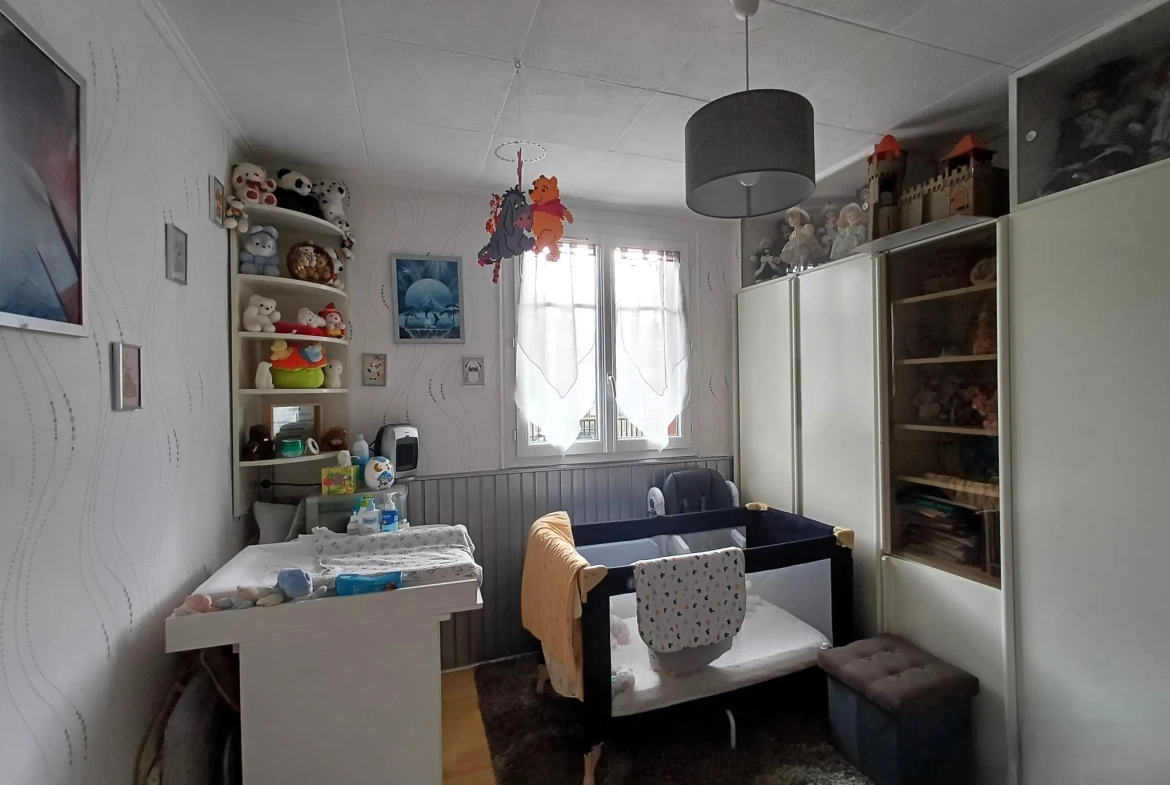 Appartement 4 pièces à vendre à Choisy-le-Roi dans résidence sécurisée avec balcon 