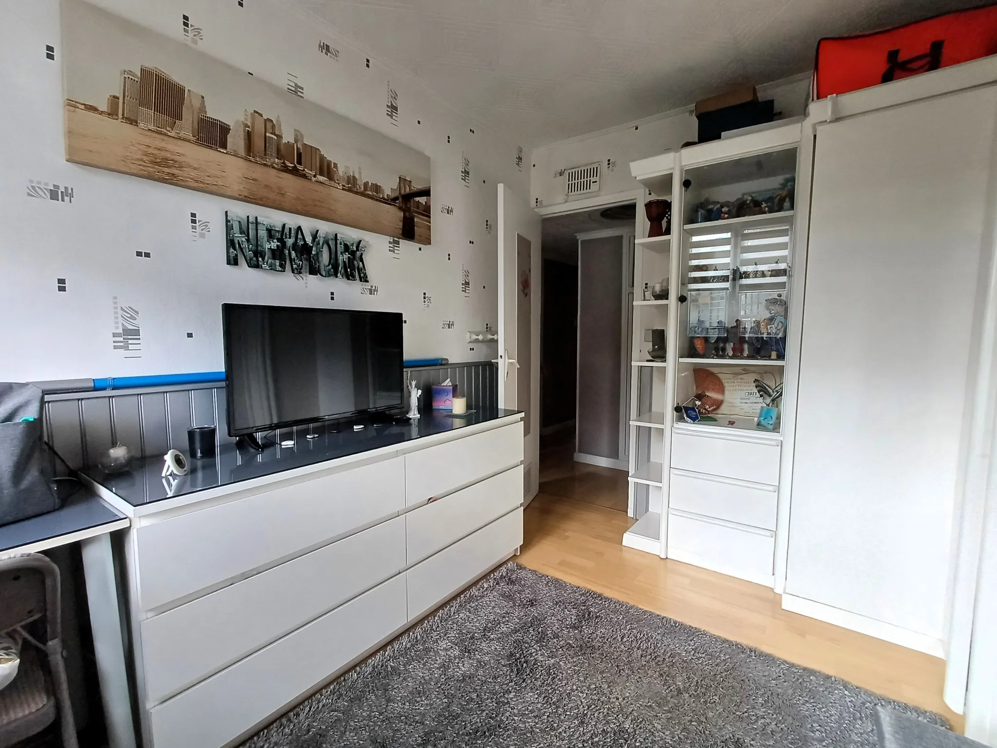 Appartement 4 pièces à vendre à Choisy-le-Roi dans résidence sécurisée avec balcon 
