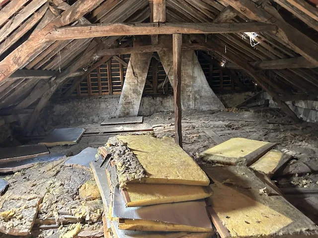Corps de ferme à rénover avec dépendances proche Chambly et Neuilly-en-Thelle 