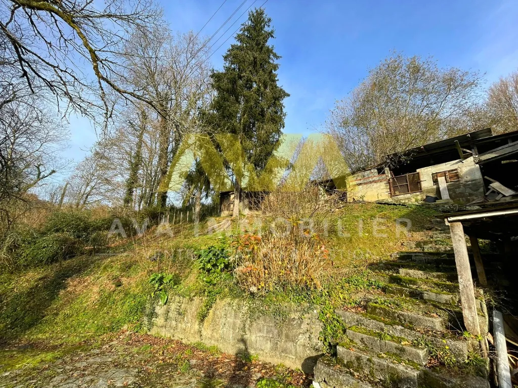 Maison mitoyenne à rénover proche de Mauléon - 6 pièces et terrain de 1000 m² 