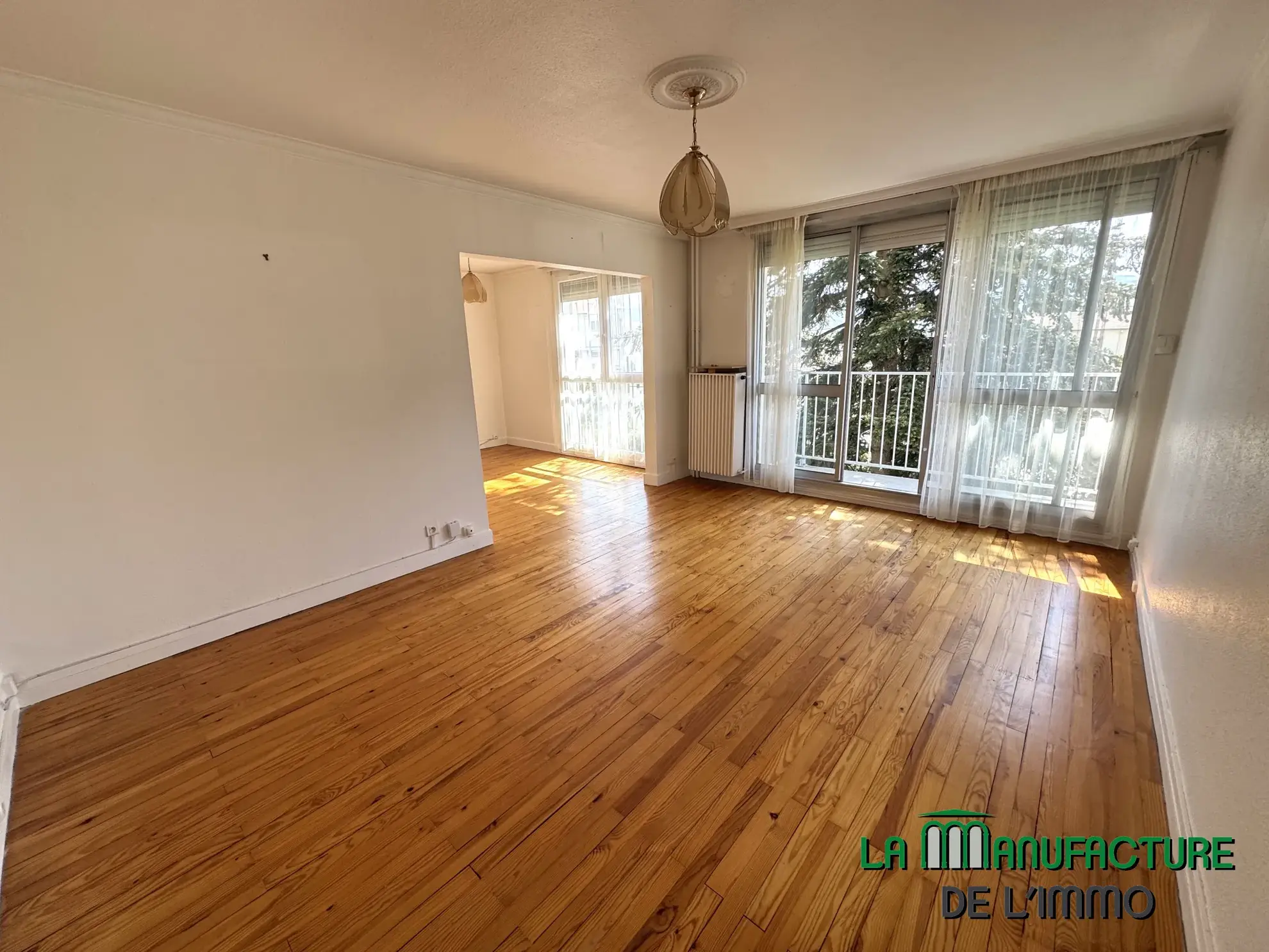 Appartement F4 lumineux avec balcon, cave et parking à Saint-Étienne Villeboeuf Le Haut 