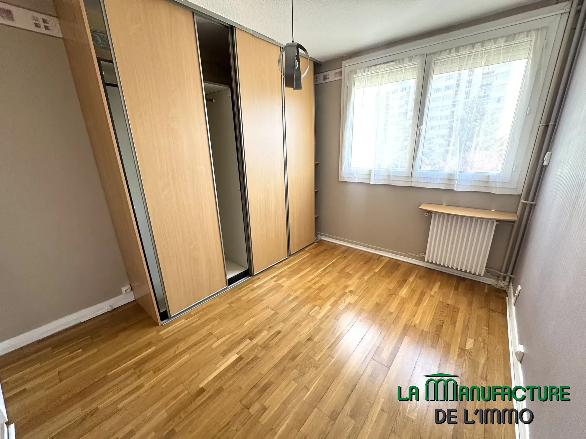 Appartement F4 lumineux avec balcon, cave et parking à Saint-Étienne Villeboeuf Le Haut 