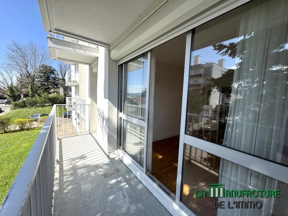 Appartement F4 lumineux avec balcon, cave et parking à Saint-Étienne Villeboeuf Le Haut