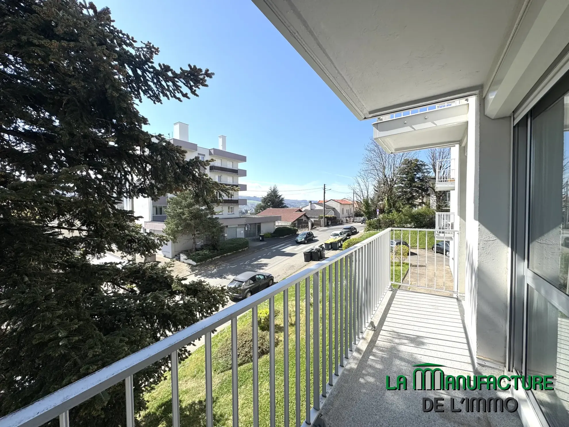 Appartement F4 lumineux avec balcon, cave et parking à Saint-Étienne Villeboeuf Le Haut 