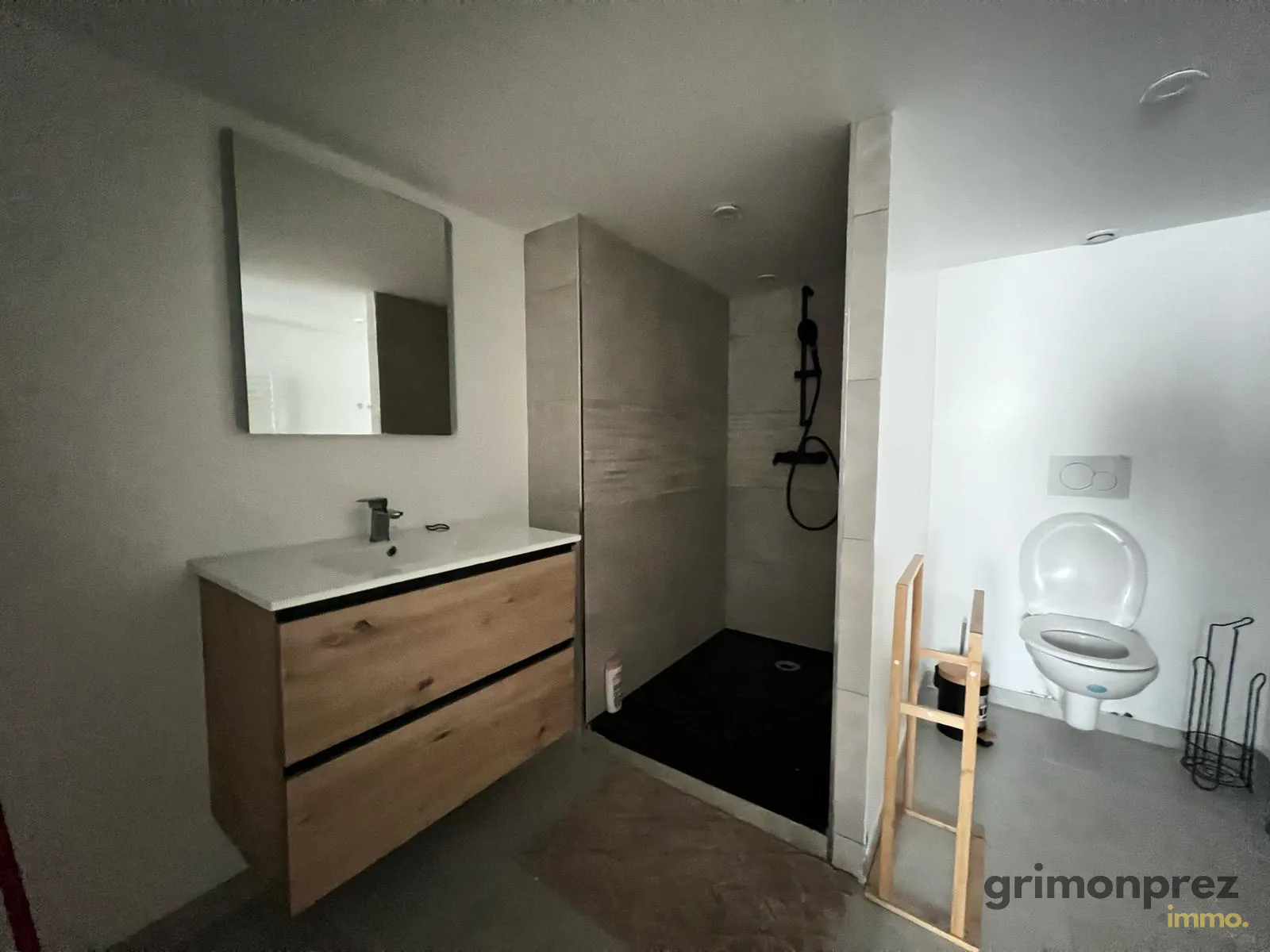 Loft d'Exception en Centre-Ville à Roubaix - 87 m2, 2 Chambres, Parking 