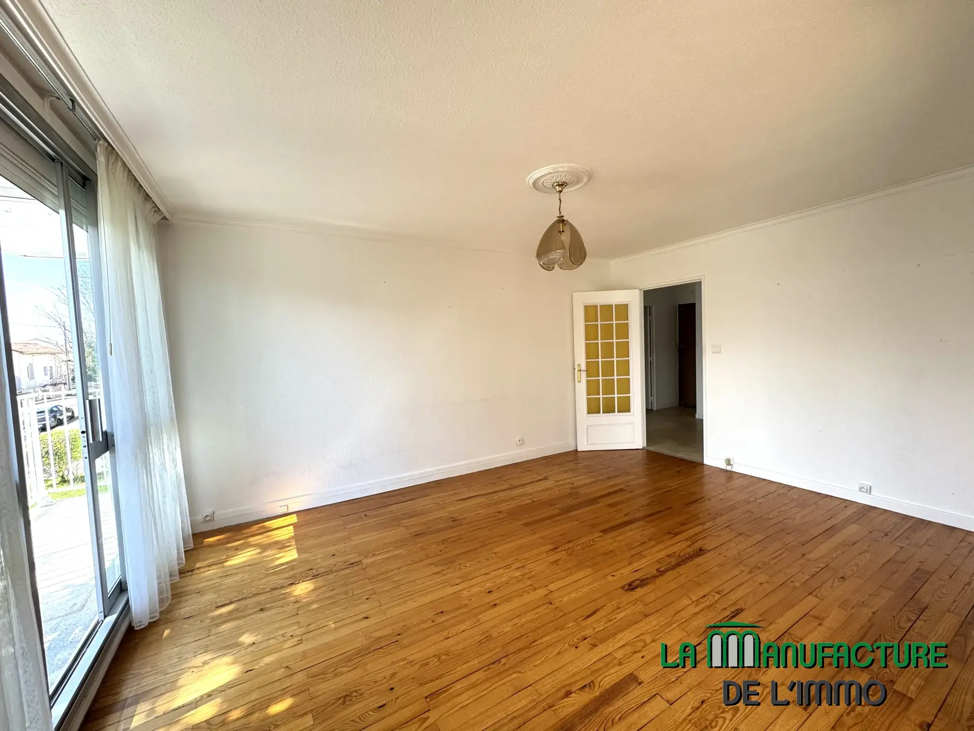 Appartement F4 lumineux avec balcon, cave et parking à Saint-Étienne Villeboeuf Le Haut 
