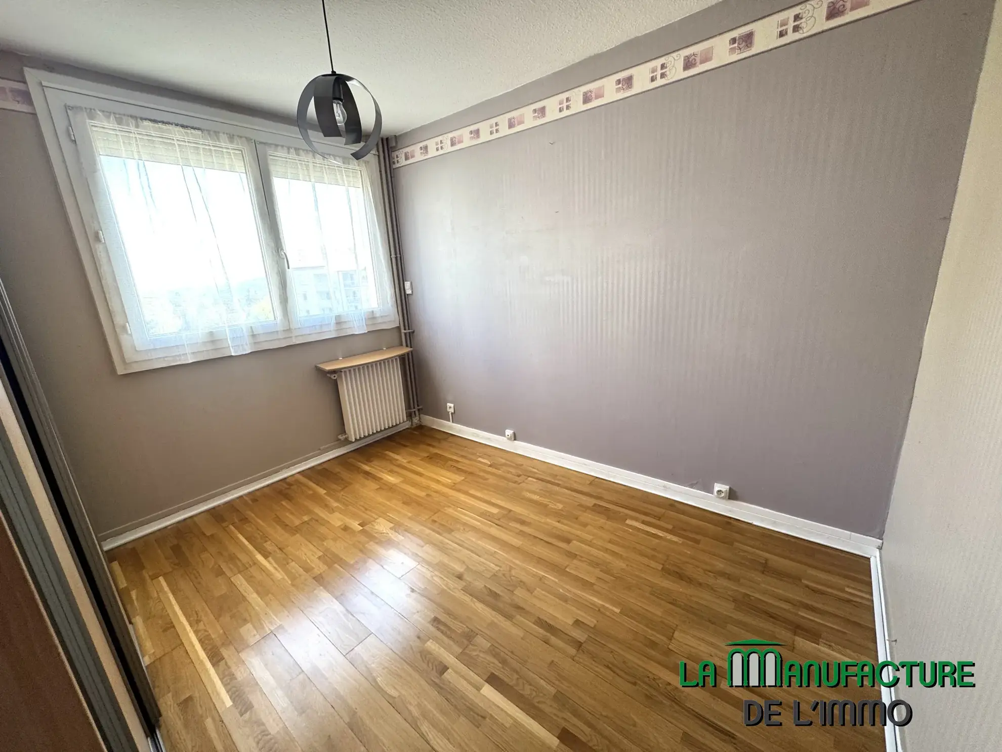 Appartement F4 lumineux avec balcon, cave et parking à Saint-Étienne Villeboeuf Le Haut 