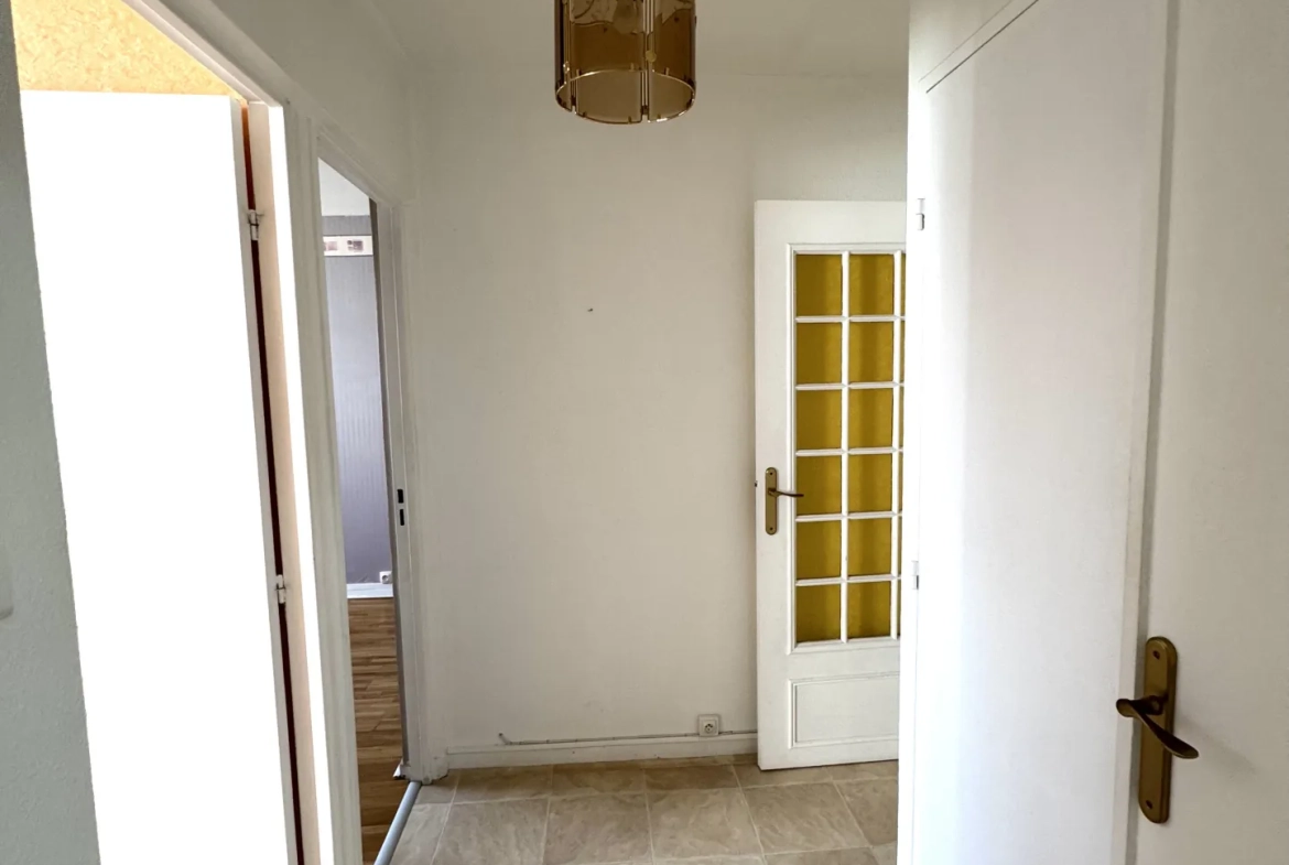 Appartement F4 lumineux avec balcon, cave et parking à Saint-Étienne Villeboeuf Le Haut 