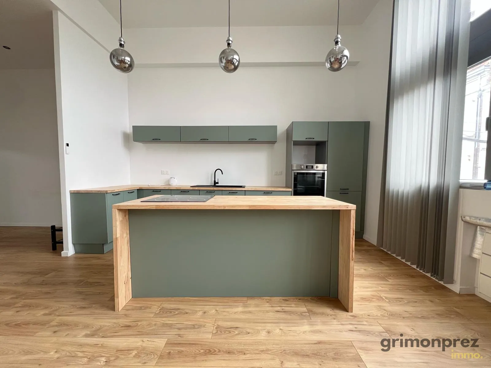 Loft d'Exception en Centre-Ville à Roubaix - 87 m2, 2 Chambres, Parking 