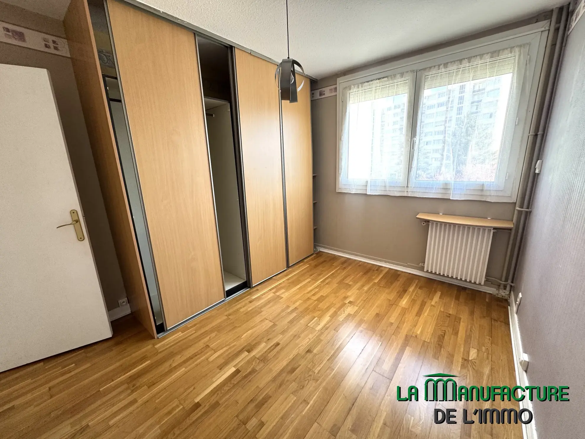 Appartement F4 lumineux avec balcon, cave et parking à Saint-Étienne Villeboeuf Le Haut 