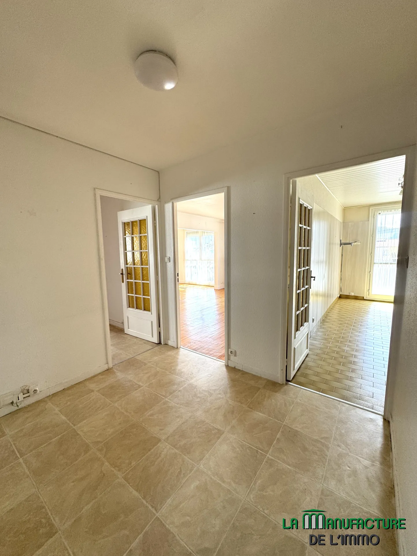 Appartement F4 lumineux avec balcon, cave et parking à Saint-Étienne Villeboeuf Le Haut 