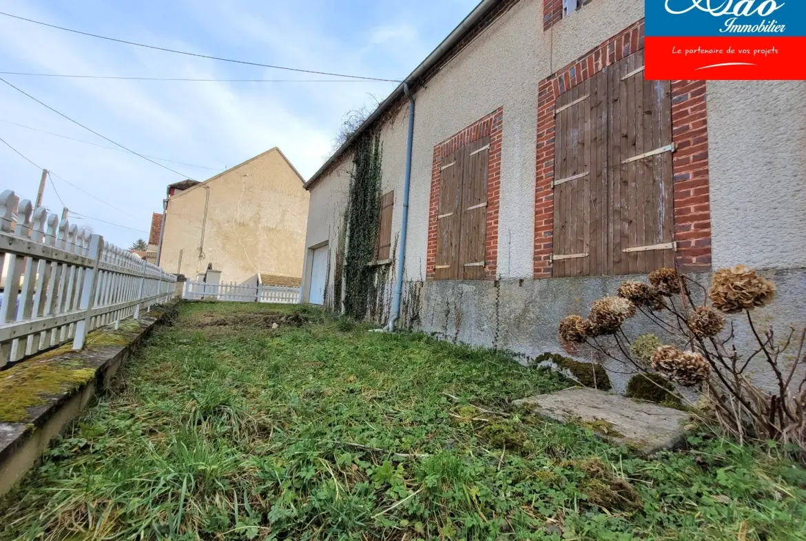 Maison à rénover de 92 m² avec terrain, située dans le Pays d'Othe à Flacy 