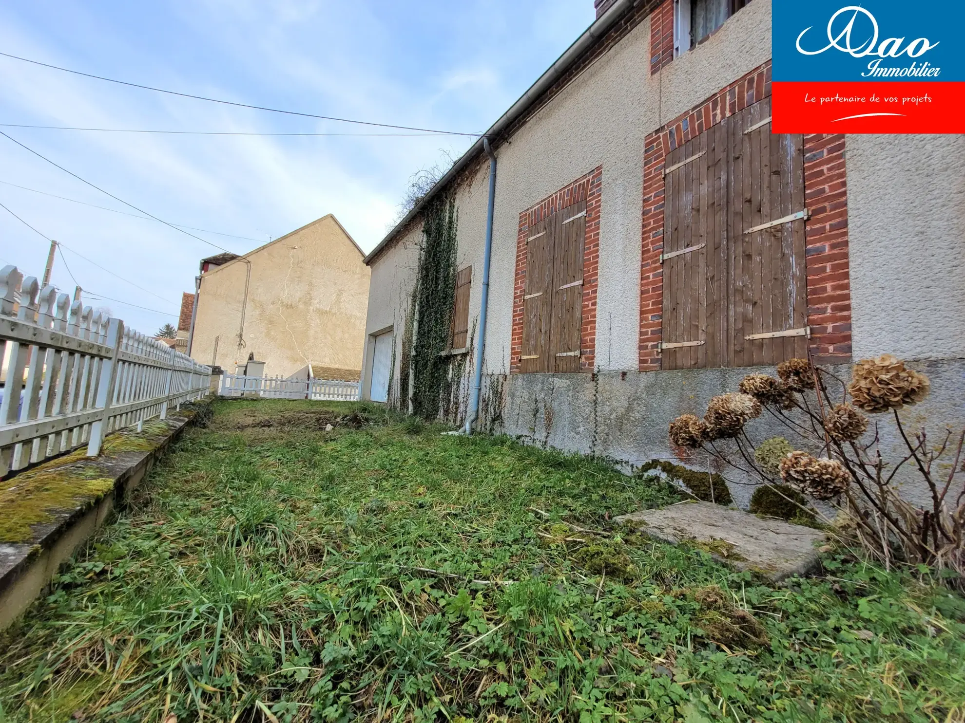 Maison à rénover de 92 m² avec terrain, située dans le Pays d'Othe à Flacy 