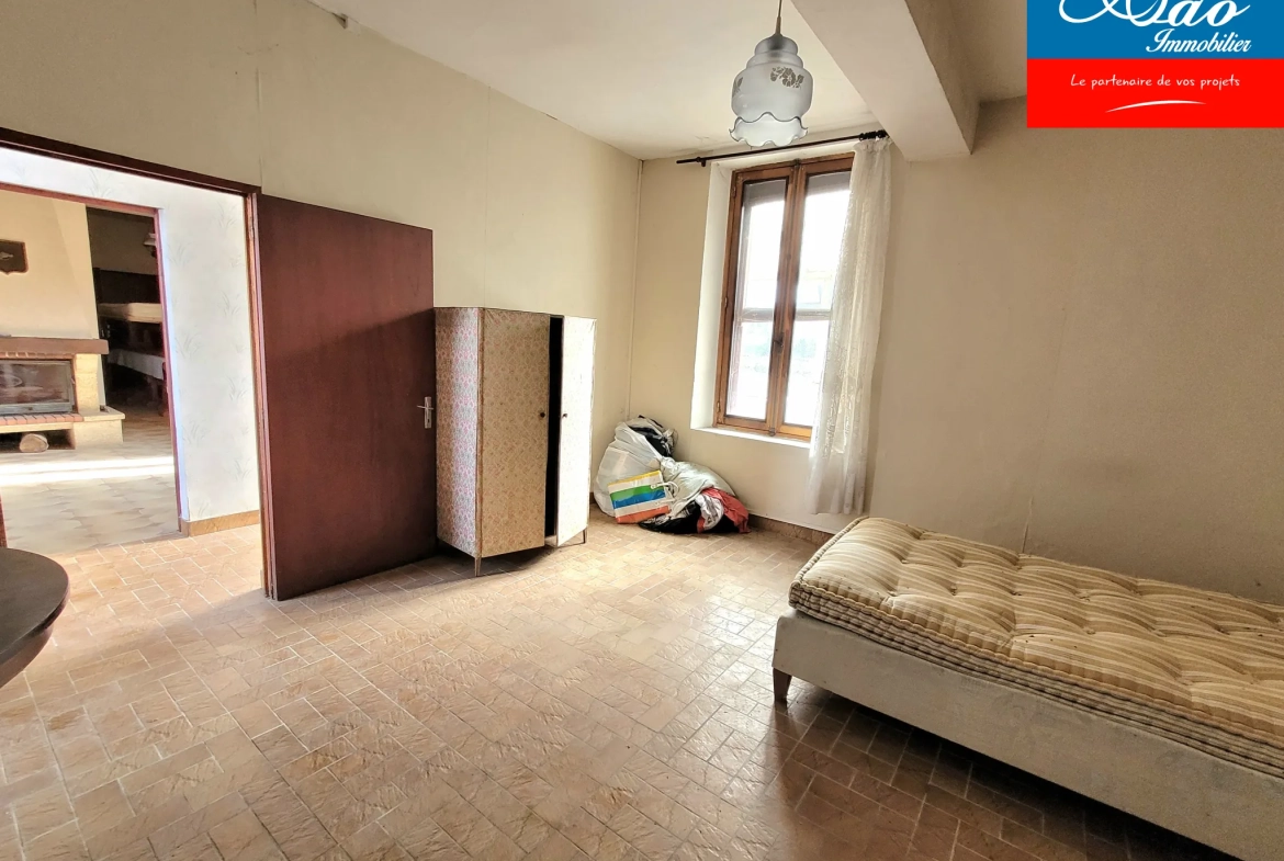 Maison à rénover de 92 m² avec terrain, située dans le Pays d'Othe à Flacy 