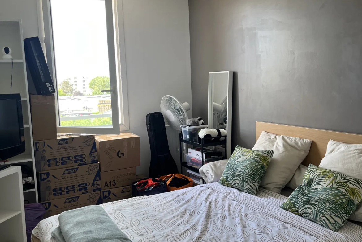Appartement 3 pièces avec terrasse et parking à Cenon 
