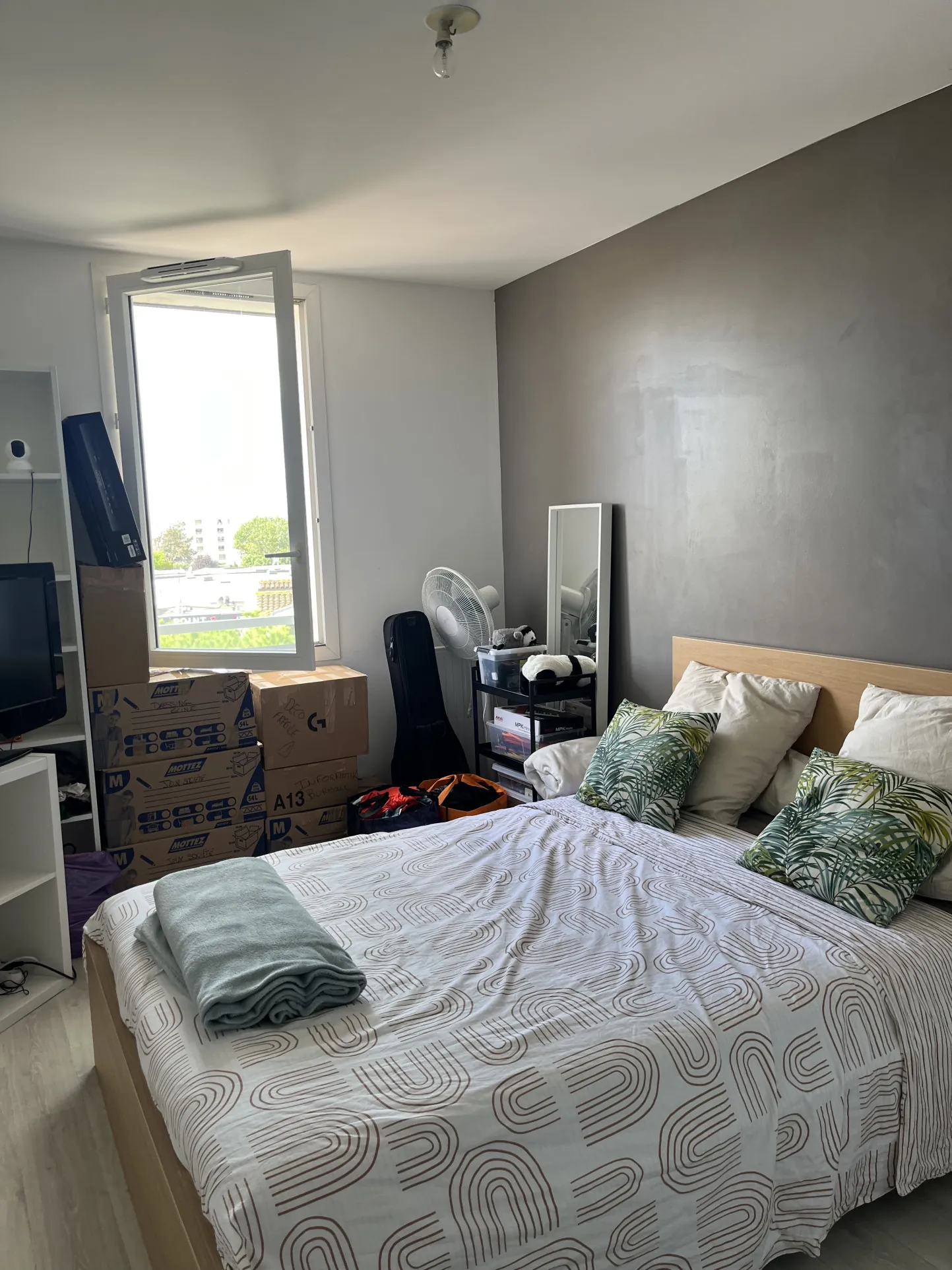 Appartement 3 pièces avec terrasse et parking à Cenon 